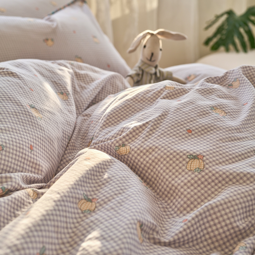 91家纺网 家纺一手货源 找家纺 洋铭区（原狠狠爱） 2025新款A类全棉双层纱四件套 紫格果香