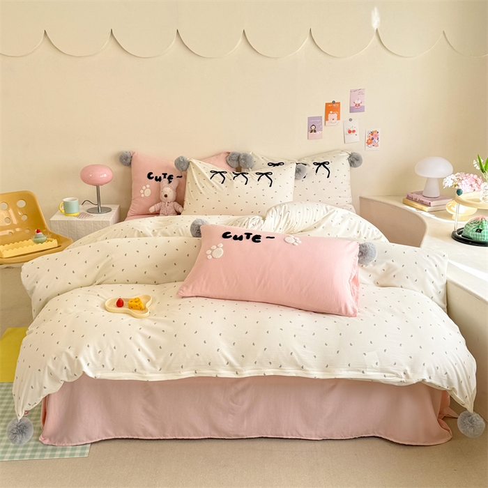 91家纺网 家纺一手货源 找家纺 多品家纺 2025新款ins奶油风刺绣枕套毛球款水洗棉四件套 梦幻甜心