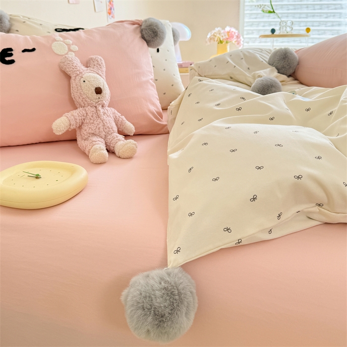 91家纺网 家纺一手货源 找家纺 多品家纺 2025新款ins奶油风刺绣枕套毛球款水洗棉四件套 梦幻甜心