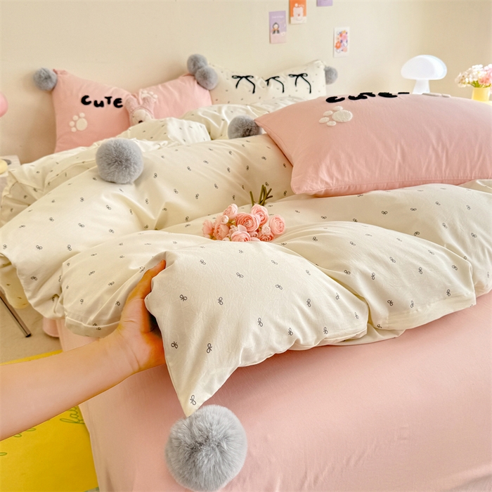 91家纺网 家纺一手货源 找家纺 多品家纺 2025新款ins奶油风刺绣枕套毛球款水洗棉四件套 梦幻甜心