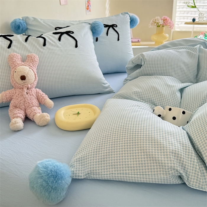 91家纺网 家纺一手货源 找家纺 多品家纺 2025新款ins奶油风刺绣枕套毛球款水洗棉四件套 月光恋语