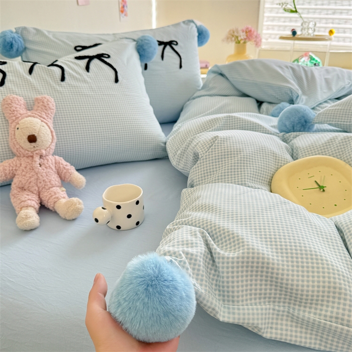 91家纺网 家纺一手货源 找家纺 多品家纺 2025新款ins奶油风刺绣枕套毛球款水洗棉四件套 月光恋语