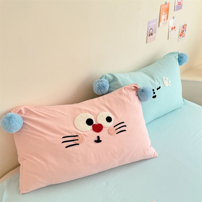 91家纺网 家纺一手货源 找家纺 多品家纺 2025新款ins奶油风刺绣枕套毛球款水洗棉四件套 洛熙