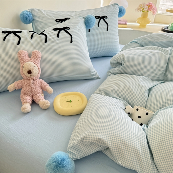 91家纺网 家纺一手货源 找家纺 多品家纺 2025新款ins奶油风刺绣枕套毛球款水洗棉四件套 月光恋语