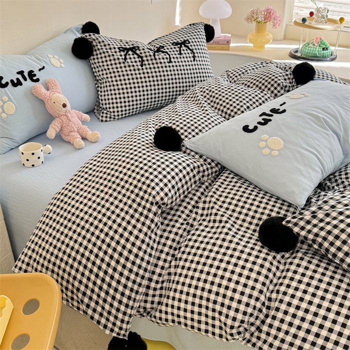 91家纺网 家纺一手货源 找家纺 多品家纺 2025新款ins奶油风刺绣枕套毛球款水洗棉四件套 卿本佳人