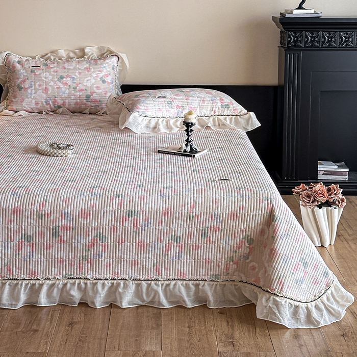 91家纺网 家纺一手货源 找家纺 （总）蓝邻家纺 2025春夏新款全棉纯棉双层纱织带款床盖-场景一