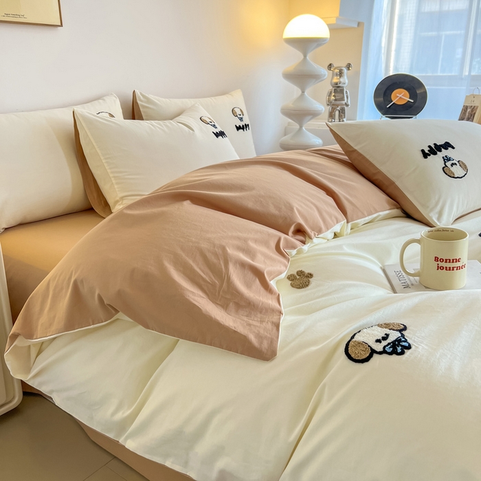 91家纺网 家纺一手货源 找家纺 小懒猪 2025新款全棉纯棉水洗棉毛巾绣四件套(提供买家秀） 萌宠白棕