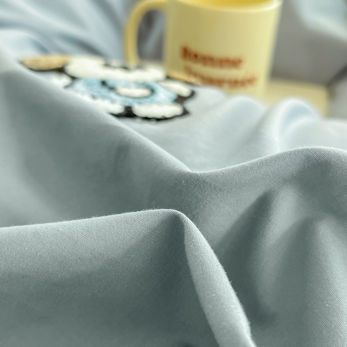 91家纺网 家纺一手货源 找家纺 小懒猪 2025新款全棉纯棉水洗棉毛巾绣四件套(提供买家秀） 萌宠浅蓝灰