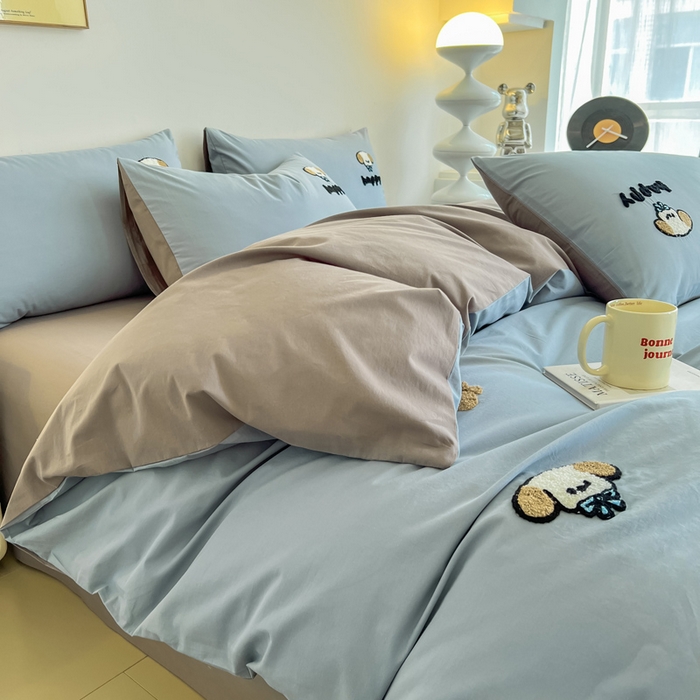 91家纺网 家纺一手货源 找家纺 小懒猪 2025新款全棉纯棉水洗棉毛巾绣四件套(提供买家秀） 萌宠浅蓝灰