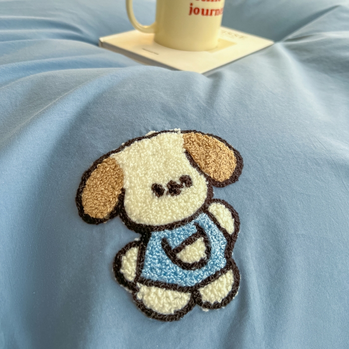 91家纺网 家纺一手货源 找家纺 小懒猪 2025新款全棉纯棉水洗棉毛巾绣四件套(提供买家秀） 萌宠深蓝灰