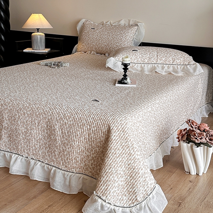 蓝邻家纺 2025春夏新款全棉纯棉双层纱织带款床盖-场景一 床盖-秋之寄语