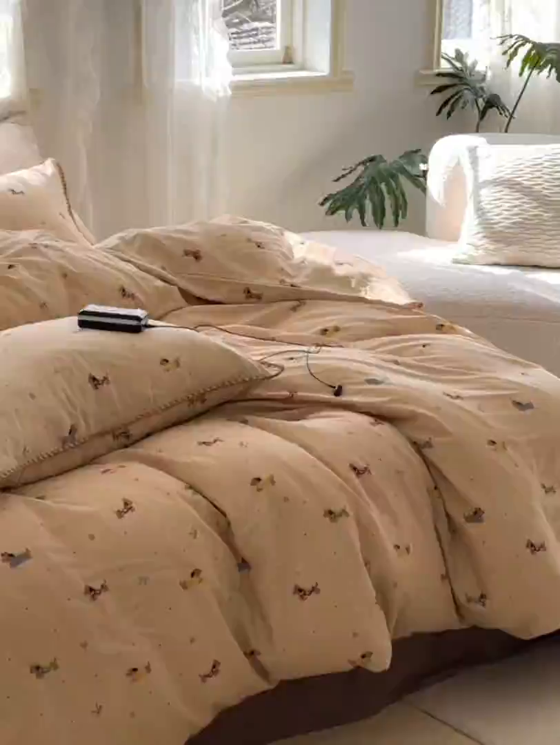 91家纺网 家纺一手货源 找家纺 洋铭区（原狠狠爱） 2025新款A类全棉双层纱四件套 爱心狗狗