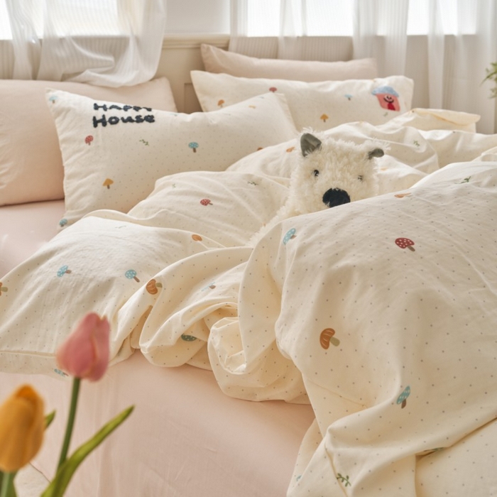 91家纺网 家纺一手货源 找家纺 洋铭区（原狠狠爱） 2025新款A类全棉双层纱毛巾绣四件套 快乐小屋