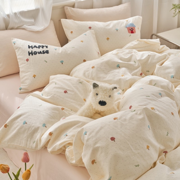 91家纺网 家纺一手货源 找家纺 洋铭区（原狠狠爱） 2025新款A类全棉双层纱毛巾绣四件套 快乐小屋