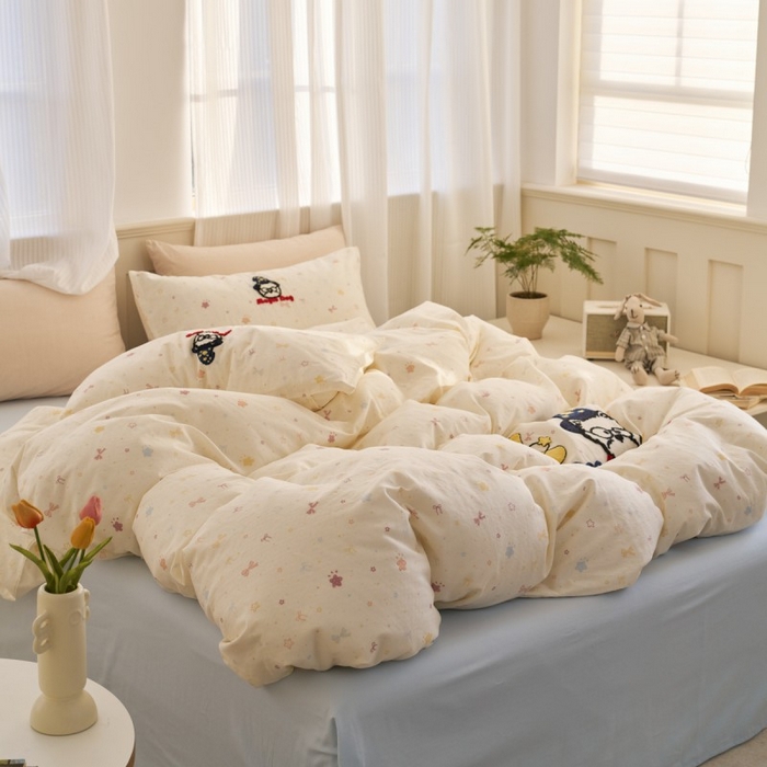 91家纺网 家纺一手货源 找家纺 洋铭区（原狠狠爱） 2025新款A类全棉双层纱毛巾绣四件套 开心魔法