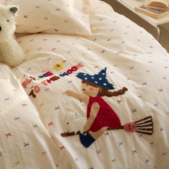 91家纺网 家纺一手货源 找家纺 洋铭区（原狠狠爱） 2025新款A类全棉双层纱毛巾绣四件套 魔法女孩