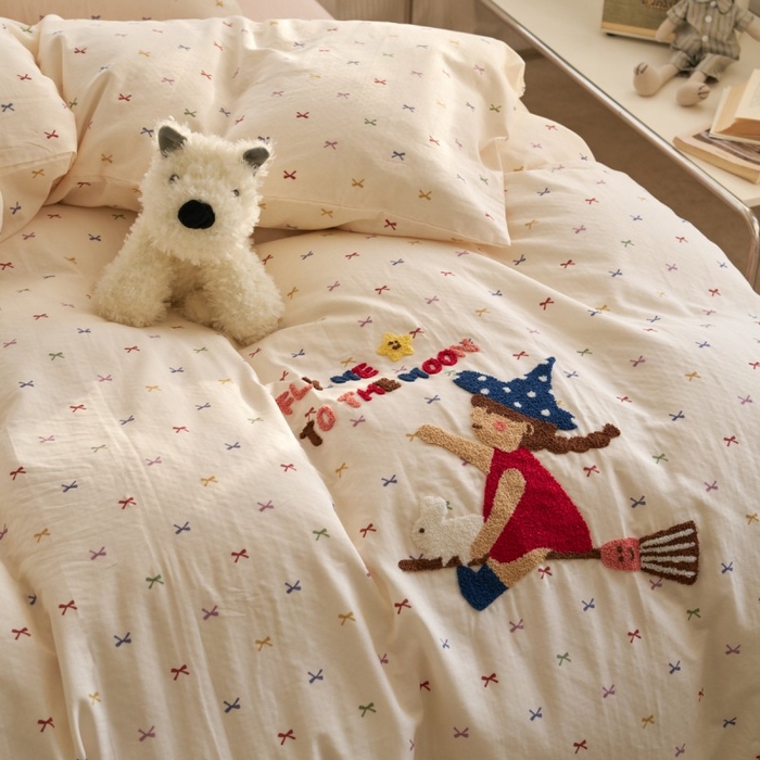 91家纺网 家纺一手货源 找家纺 洋铭区（原狠狠爱） 2025新款A类全棉双层纱毛巾绣四件套 魔法女孩