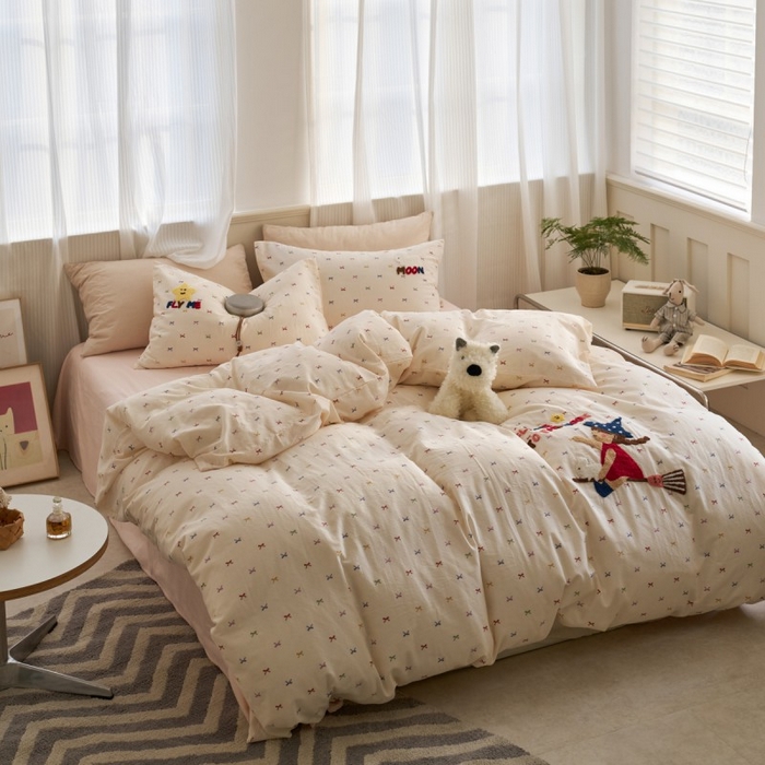 91家纺网 家纺一手货源 找家纺 洋铭区（原狠狠爱） 2025新款A类全棉双层纱毛巾绣四件套 魔法女孩