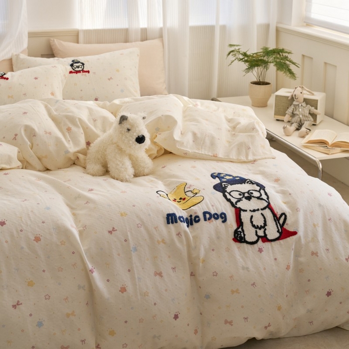 91家纺网 家纺一手货源 找家纺 洋铭区（原狠狠爱） 2025新款A类全棉双层纱毛巾绣四件套 开心魔法