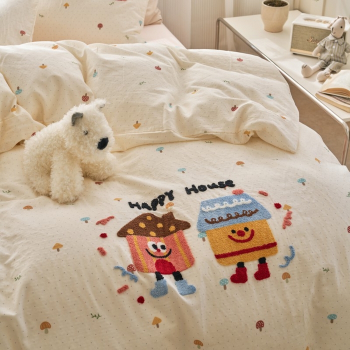 91家纺网 家纺一手货源 找家纺 洋铭区（原狠狠爱） 2025新款A类全棉双层纱毛巾绣四件套 快乐小屋