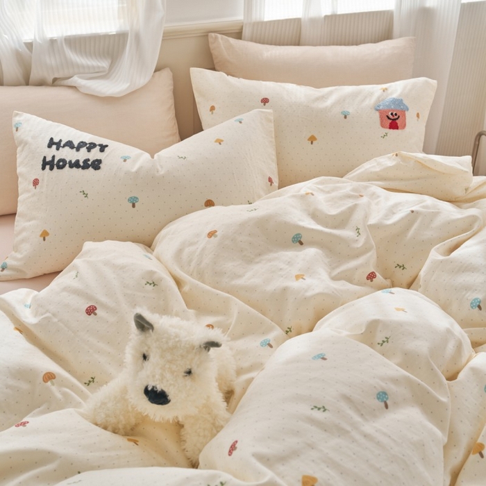 91家纺网 家纺一手货源 找家纺 洋铭区（原狠狠爱） 2025新款A类全棉双层纱毛巾绣四件套 快乐小屋