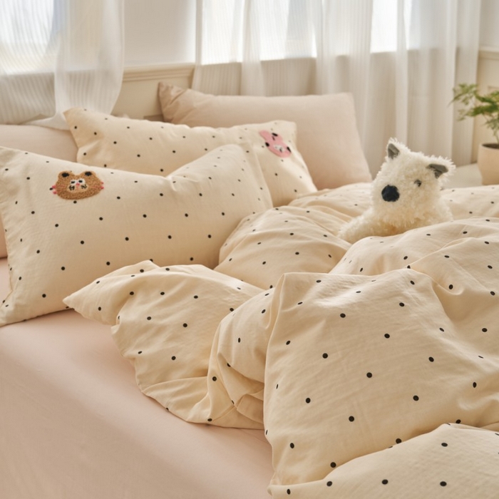 91家纺网 家纺一手货源 找家纺 洋铭区（原狠狠爱） 2025新款A类全棉双层纱毛巾绣四件套 三只小趴猫