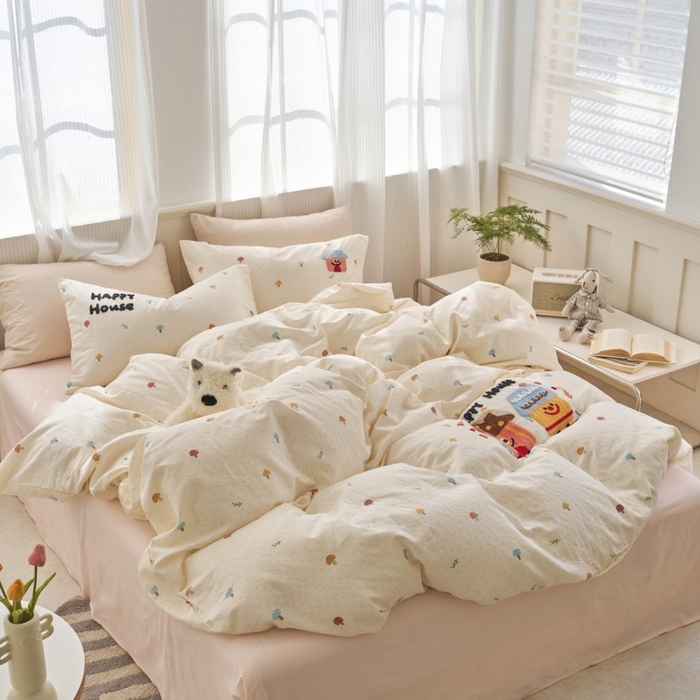 91家纺网 家纺一手货源 找家纺 洋铭区（原狠狠爱） 2025新款A类全棉双层纱毛巾绣四件套 快乐小屋