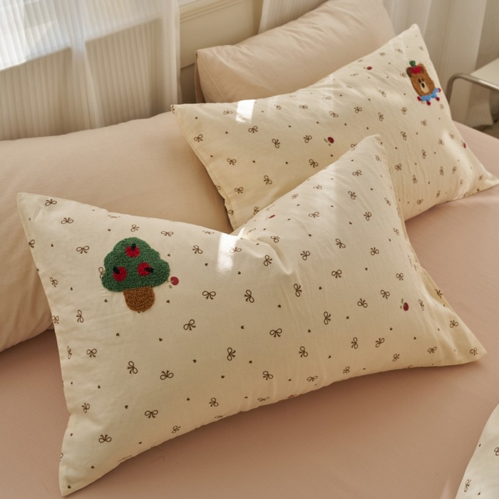 91家纺网 家纺一手货源 找家纺 洋铭区（原狠狠爱） 2025新款A类全棉双层纱毛巾绣四件套 单车小熊