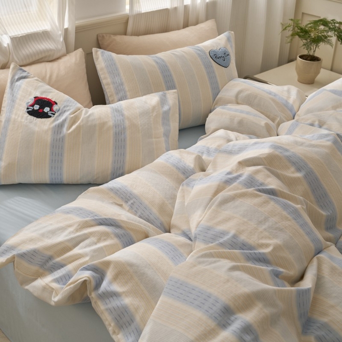 91家纺网 家纺一手货源 找家纺 洋铭区（原狠狠爱） 2025新款A类全棉双层纱毛巾绣四件套 音乐猫咪