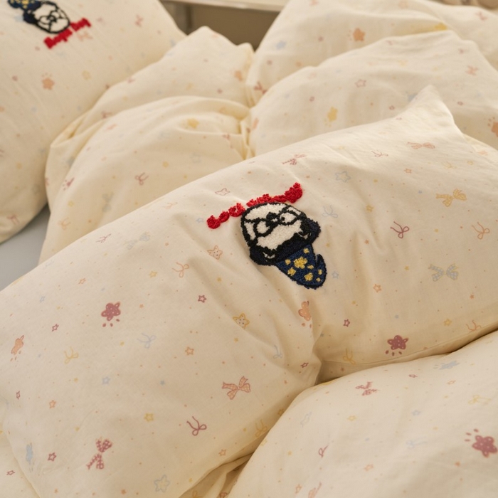 91家纺网 家纺一手货源 找家纺 洋铭区（原狠狠爱） 2025新款A类全棉双层纱毛巾绣四件套 开心魔法