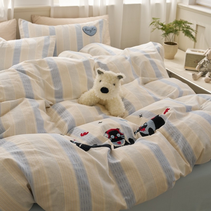 91家纺网 家纺一手货源 找家纺 洋铭区（原狠狠爱） 2025新款A类全棉双层纱毛巾绣四件套 音乐猫咪