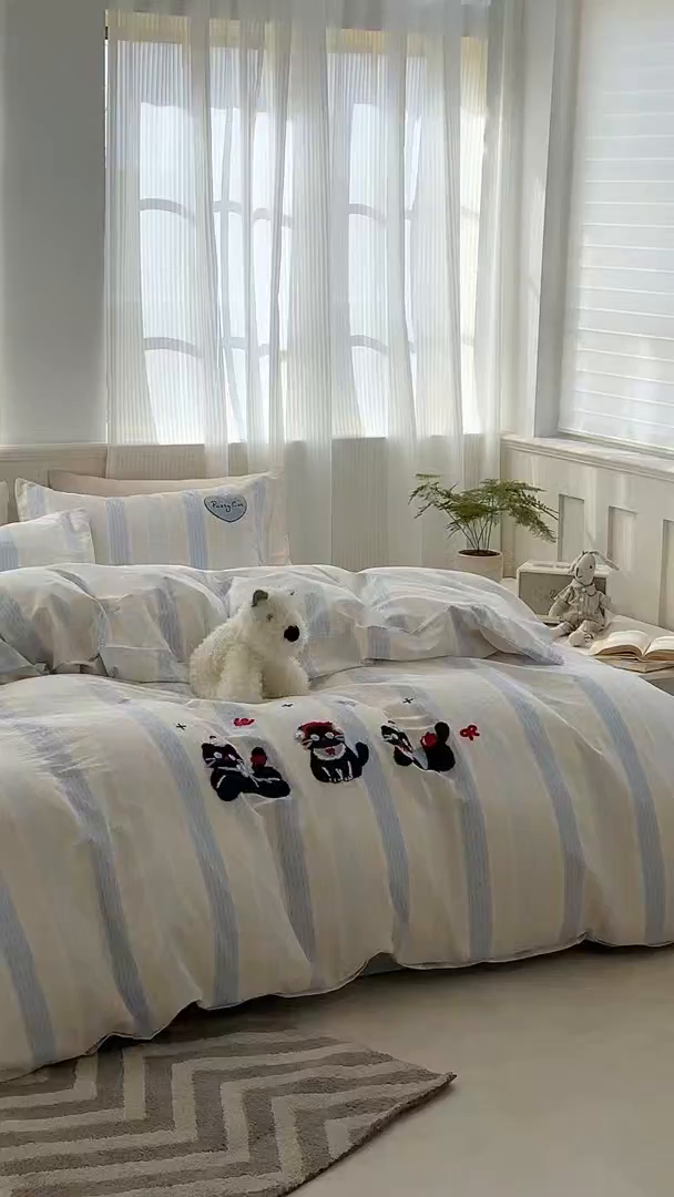 91家纺网 家纺一手货源 找家纺 洋铭区（原狠狠爱） 2025新款A类全棉双层纱毛巾绣四件套 音乐猫咪