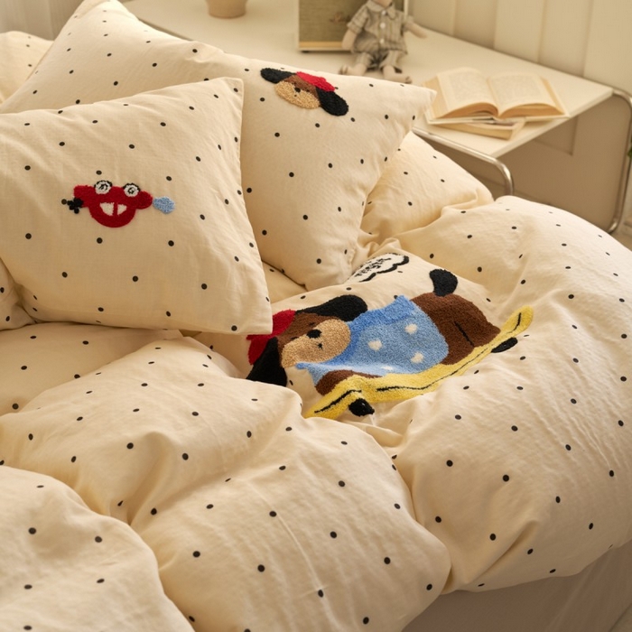 91家纺网 家纺一手货源 找家纺 洋铭区（原狠狠爱） 2025新款A类全棉双层纱毛巾绣四件套 滑板小狗