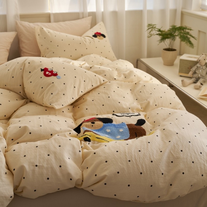 91家纺网 家纺一手货源 找家纺 洋铭区（原狠狠爱） 2025新款A类全棉双层纱毛巾绣四件套 滑板小狗