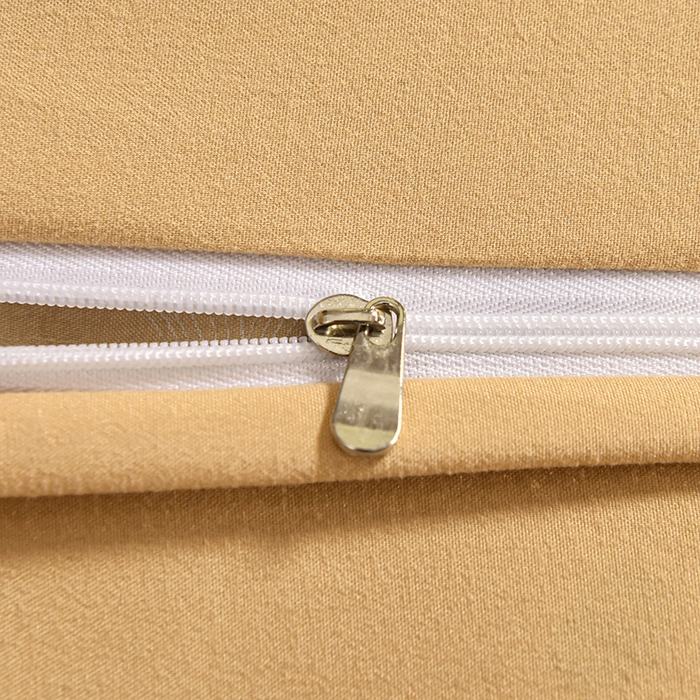 91家纺网 家纺一手货源 找家纺 优美 2025新款一字绣提花四件套系列 花间飞舞（金驼）