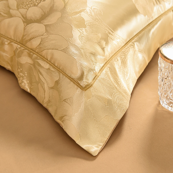 91家纺网 家纺一手货源 找家纺 优美 2025新款一字绣提花四件套系列 花间飞舞（金驼）