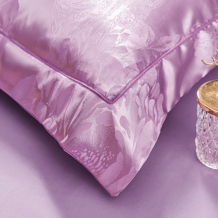 91家纺网 家纺一手货源 找家纺 优美 2025新款一字绣提花四件套系列 花间飞舞（雪青）