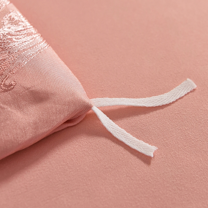 91家纺网 家纺一手货源 找家纺 优美 2025新款一字绣提花四件套系列 卡萨金爵（浅琥珀）