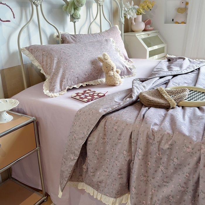 91家纺网 家纺一手货源 找家纺 （总）绫韵家纺 2025新品夏季韩式浪漫小花边空调被夏被薄被子套件系列