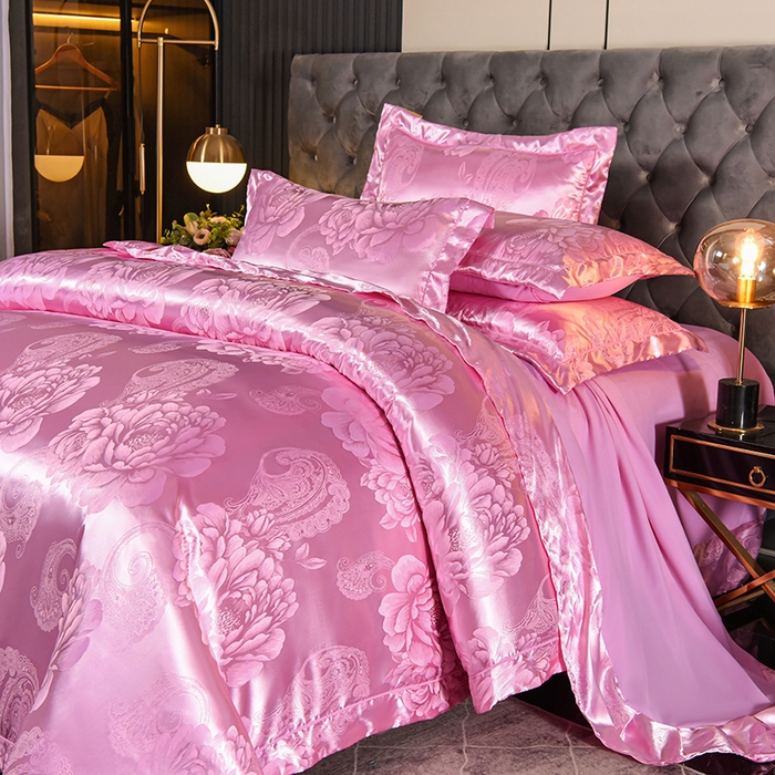 91家纺网 家纺一手货源 找家纺 优美 2025新款一字绣提花四件套系列 花间飞舞（粉红）