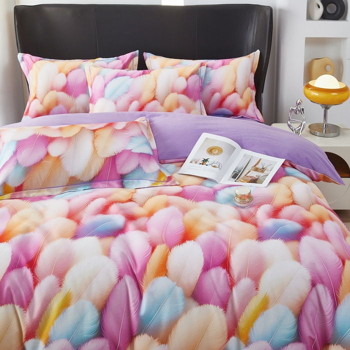 91家纺网 家纺一手货源 找家纺 雲归梦 2025春夏新款全棉纯棉5D数码印花四件套 羽毛飘飘-粉