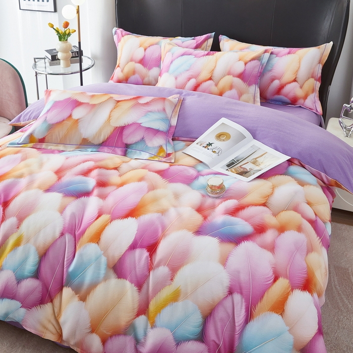 91家纺网 家纺一手货源 找家纺 雲归梦 2025春夏新款全棉纯棉5D数码印花四件套 羽毛飘飘-粉