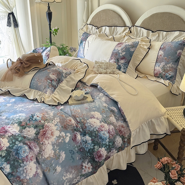 91家纺网 家纺一手货源 找家纺 宅家居 2025新款A类水洗亲肤棉磨毛法式拼接数码印花奶油韩式花边款四件套 爱丽丝