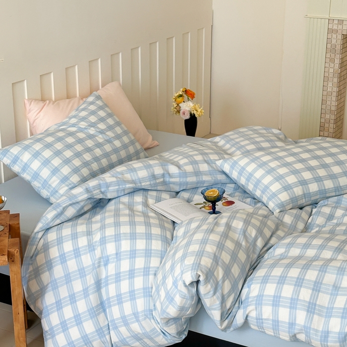 91家纺网 家纺一手货源 找家纺 小春日和 2025新款色织双层纱提花亲肤柔软贴身提花人字纹面料四件套 漫野 蓝