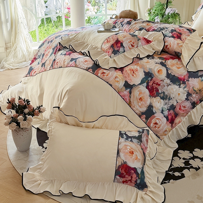 91家纺网 家纺一手货源 找家纺 宅家居 2025新款A类水洗亲肤棉磨毛法式拼接数码印花奶油韩式花边款四件套 玫瑰庄园