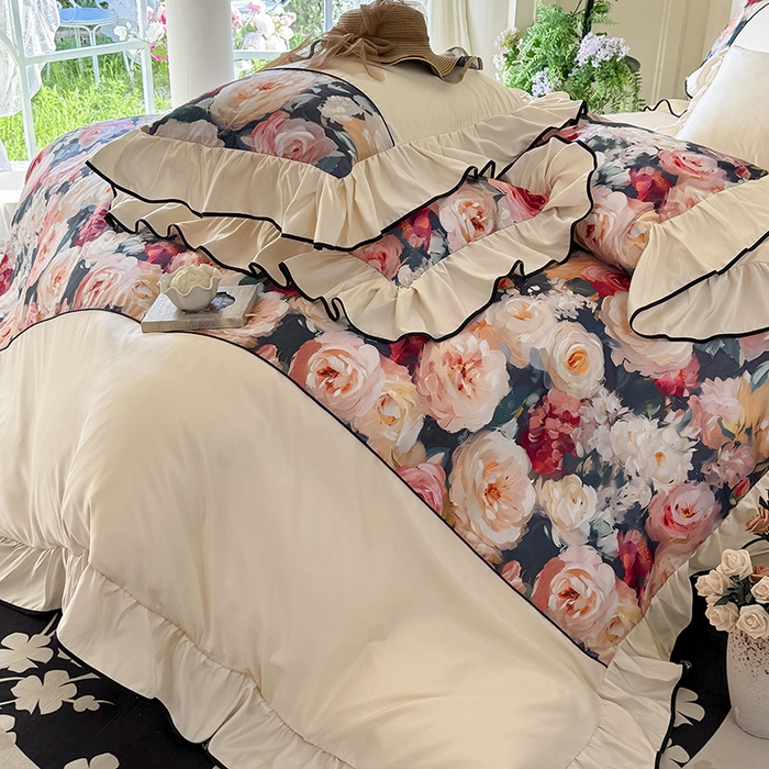 91家纺网 家纺一手货源 找家纺 宅家居 2025新款A类水洗亲肤棉磨毛法式拼接数码印花奶油韩式花边款四件套 玫瑰庄园