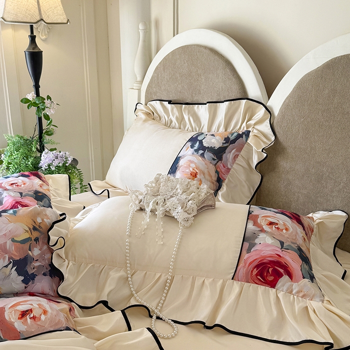 91家纺网 家纺一手货源 找家纺 宅家居 2025新款A类水洗亲肤棉磨毛法式拼接数码印花奶油韩式花边款四件套 玫瑰庄园