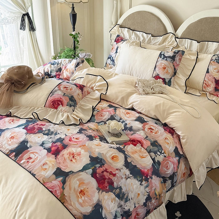 91家纺网 家纺一手货源 找家纺 宅家居 2025新款A类水洗亲肤棉磨毛法式拼接数码印花奶油韩式花边款四件套 玫瑰庄园