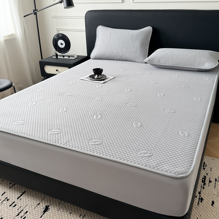 91家纺网 家纺一手货源 找家纺 卡罗兰 2025新款豆豆凉席小冰熊床裙床笠款 绅士灰-床笠