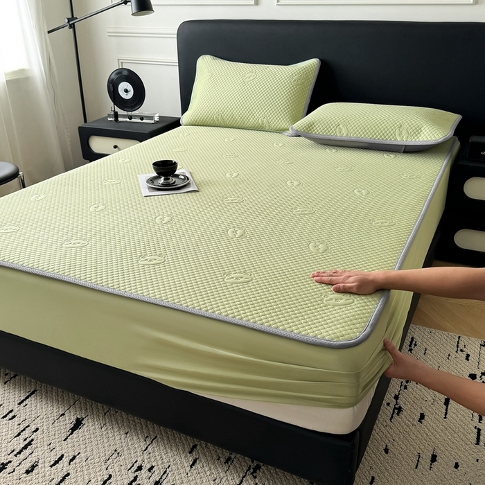 91家纺网 家纺一手货源 找家纺 卡罗兰 2025新款豆豆凉席小冰熊床裙床笠款 水绿-床笠